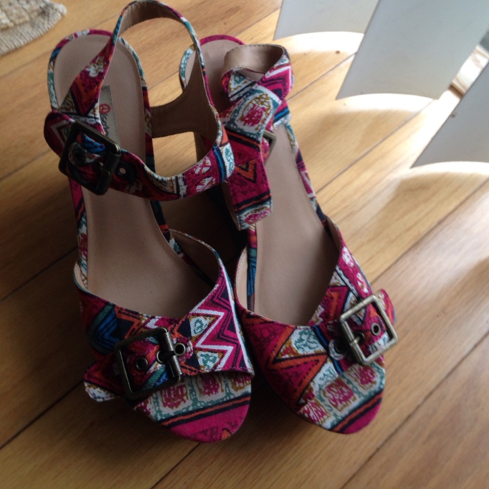 Cutetest colorful wedges! 😎