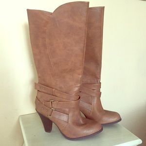 Tan Heel Boots