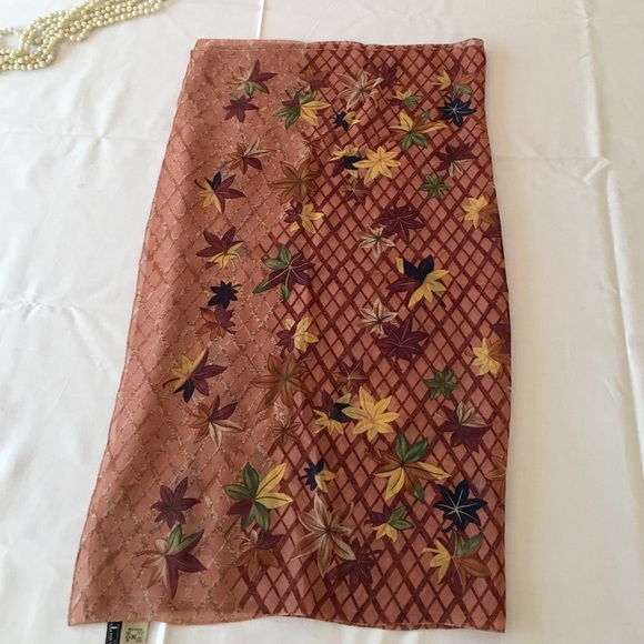 Silk trellis print scarf - Picture 2 of 4