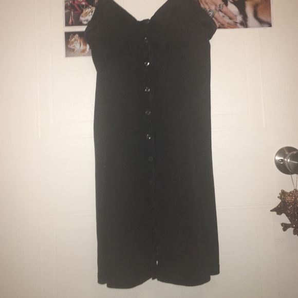 black dress - Picture 2 of 2