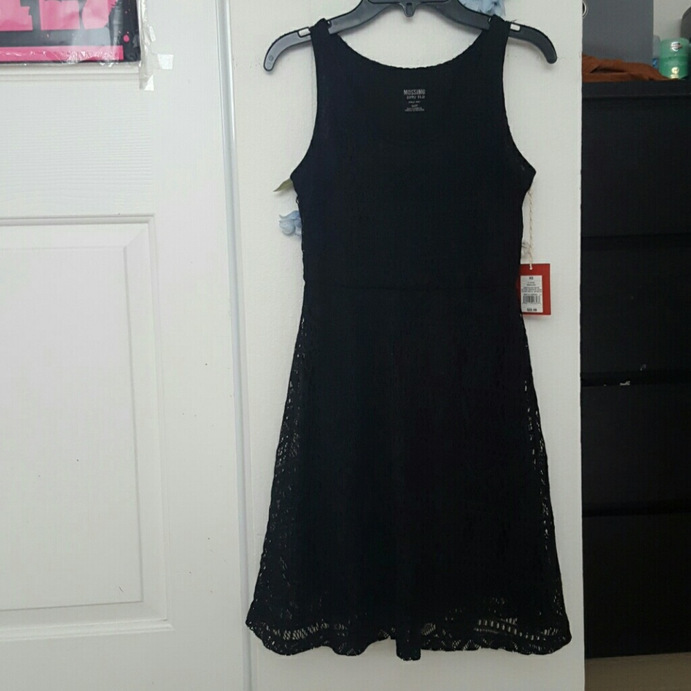 Patterned Lace black dress