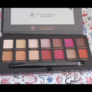 NEW Anastasia Modern Renaissance Eyeshadow Palette