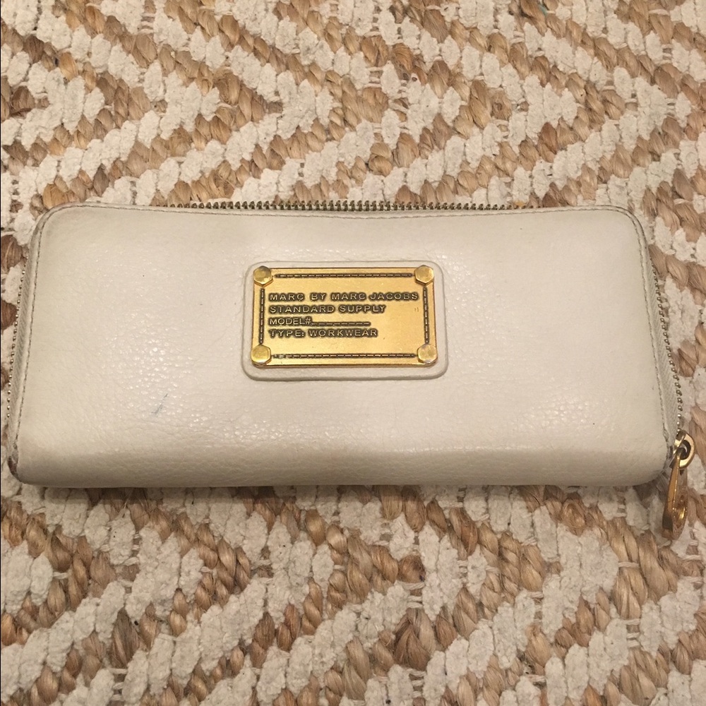 Marc by Marc Jacobs Classic Q Zip Around Wallet