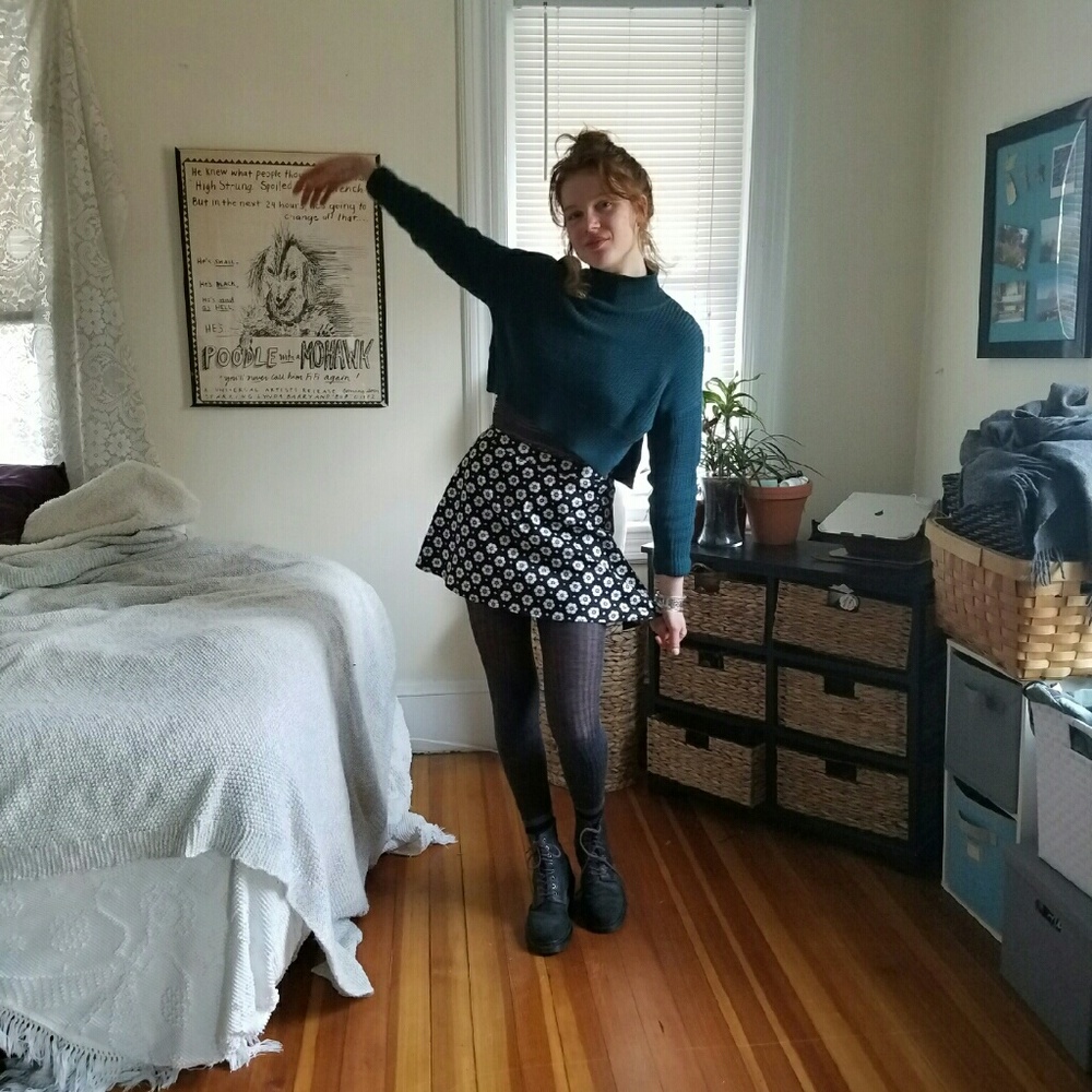 Vintage! Black and white flower print mini skirt