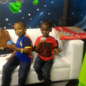 Meet your Posher, Fay