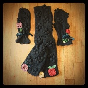 Set of Pepe Jeans London scarf and mittens OS