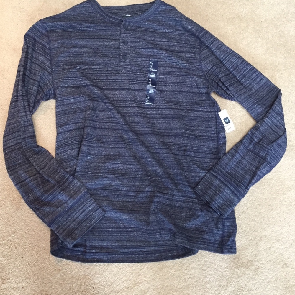 ⚡️Friday flash sale⚡️Gap crew shirt