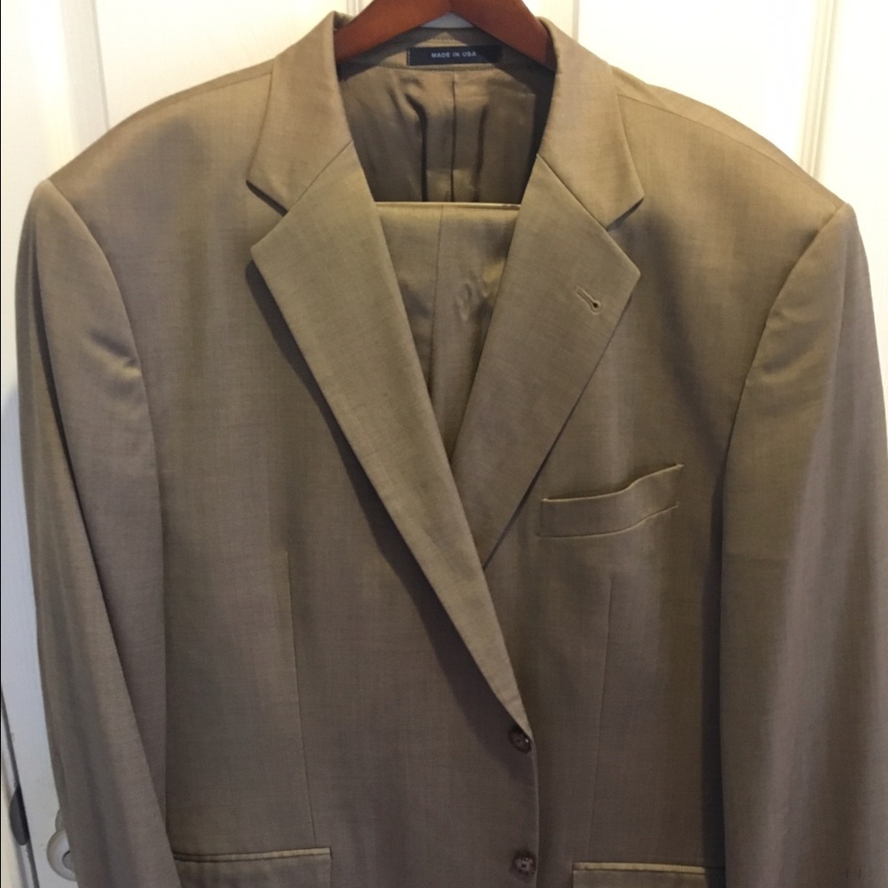 Joseph Abboud suit. Brown/Beige. Just awesome !