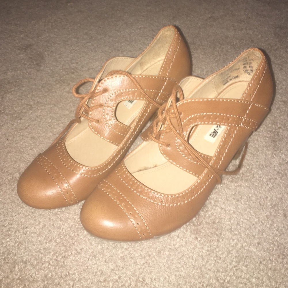 brown leather heels