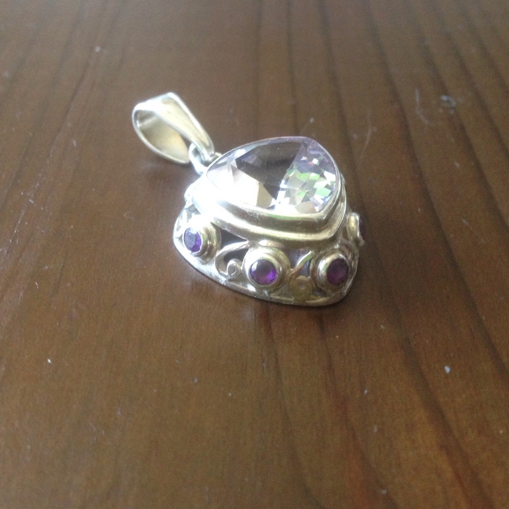 Shankari pendant