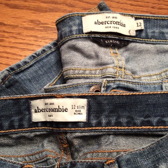 2 pairs of Abercrombie jeans - Picture 4 of 4