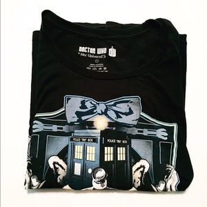 torrid Tops - EUC Doctor Who Graphic Tee torrid Tops - EUC Doctor Who Graphic Tee