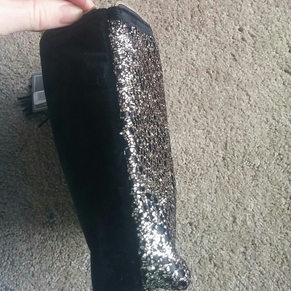 Gold and black velvet makeup bag - Picture 4 of 4