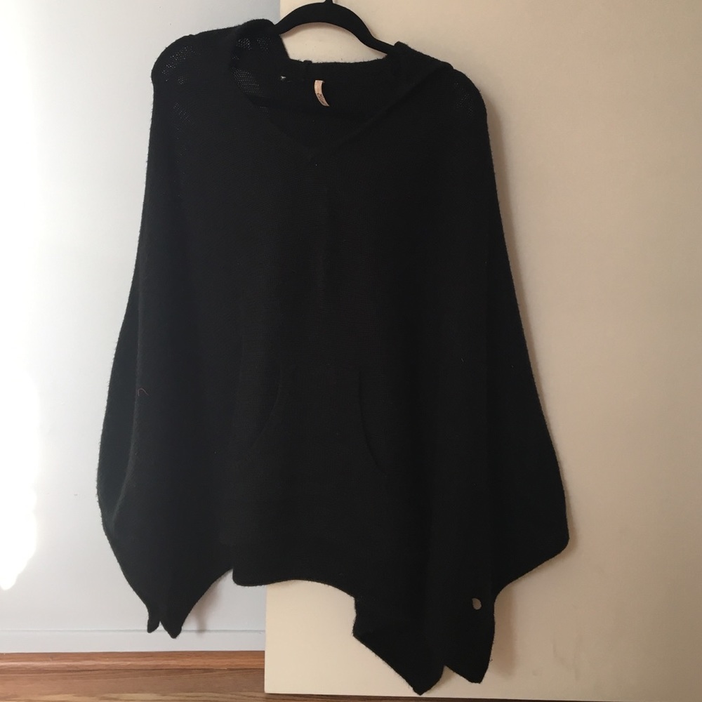 Black poncho- Like new- acrylic fabric
