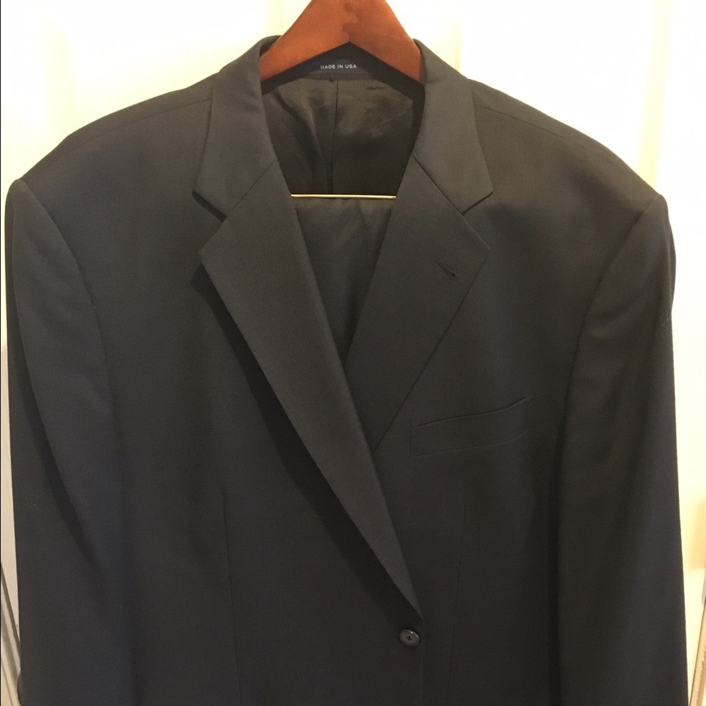 Beautiful Joseph Abboud men's suit