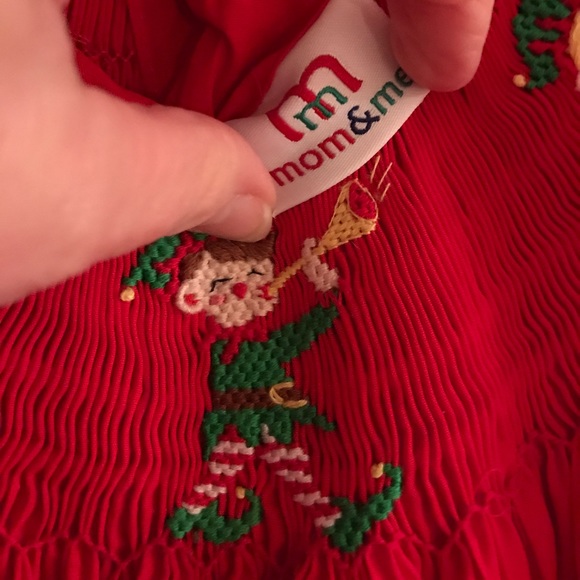 SIZE 4 RED SMOCKED ELF DRESS - Picture 2 of 3