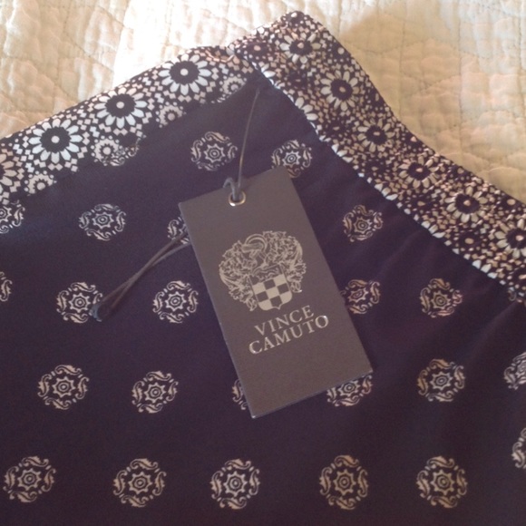 Vince Camuto XL resort shorts - Picture 3 of 3