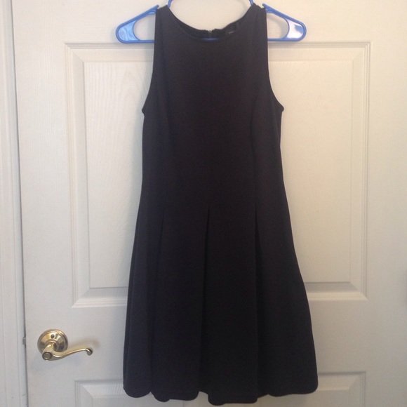 Navy blue, thigh-length, pleated dress. - Picture 1 of 3