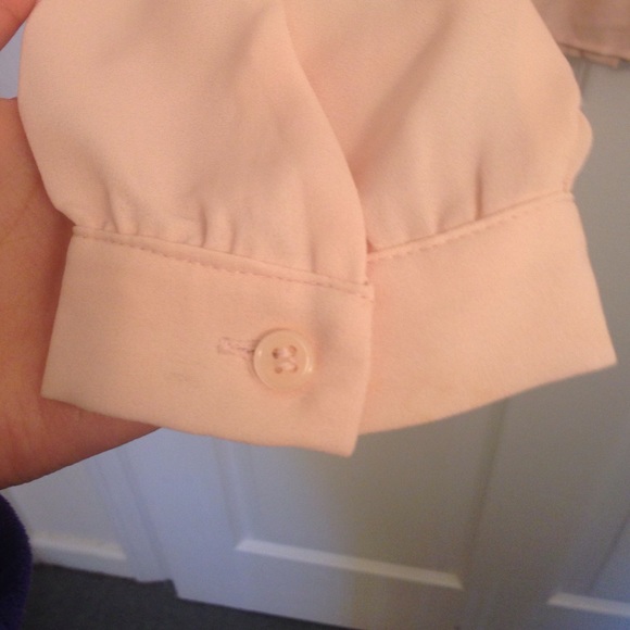 Light pink, pleated, cute, dress shirt! - Picture 4 of 4