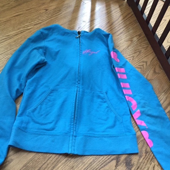 Clothes - Picture 3 of 3