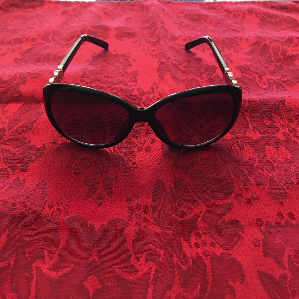 Elle sunglasses