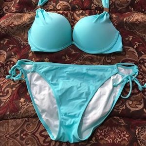 Beautiful Victoria's Secret swimsuit. 36C medium.