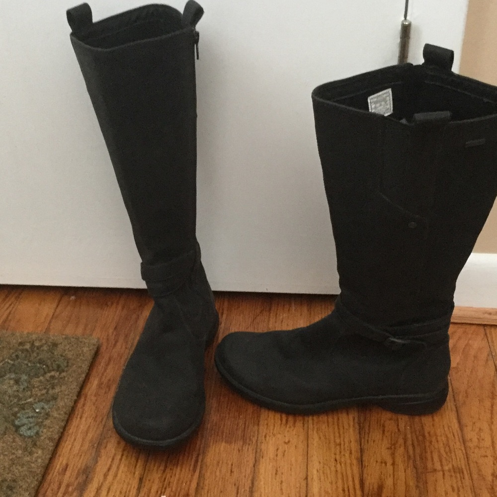 Reduced Price- Merrell Waterproof Boots size 9