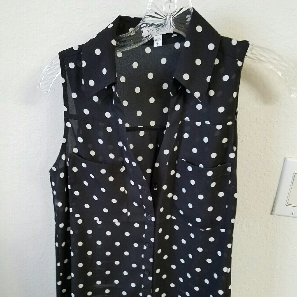 Sleeveless polka dot button up tank