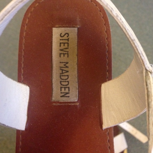 Used Steve Madden sandals - Picture 3 of 4