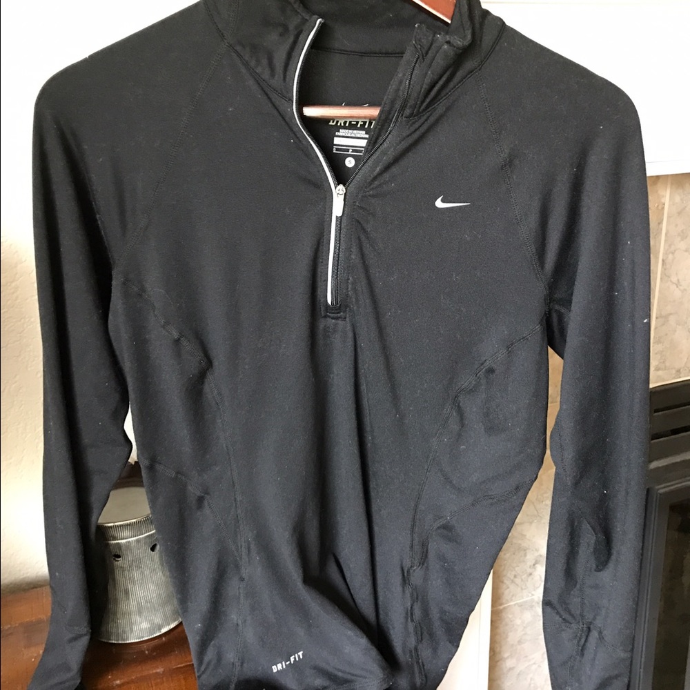 Nike top