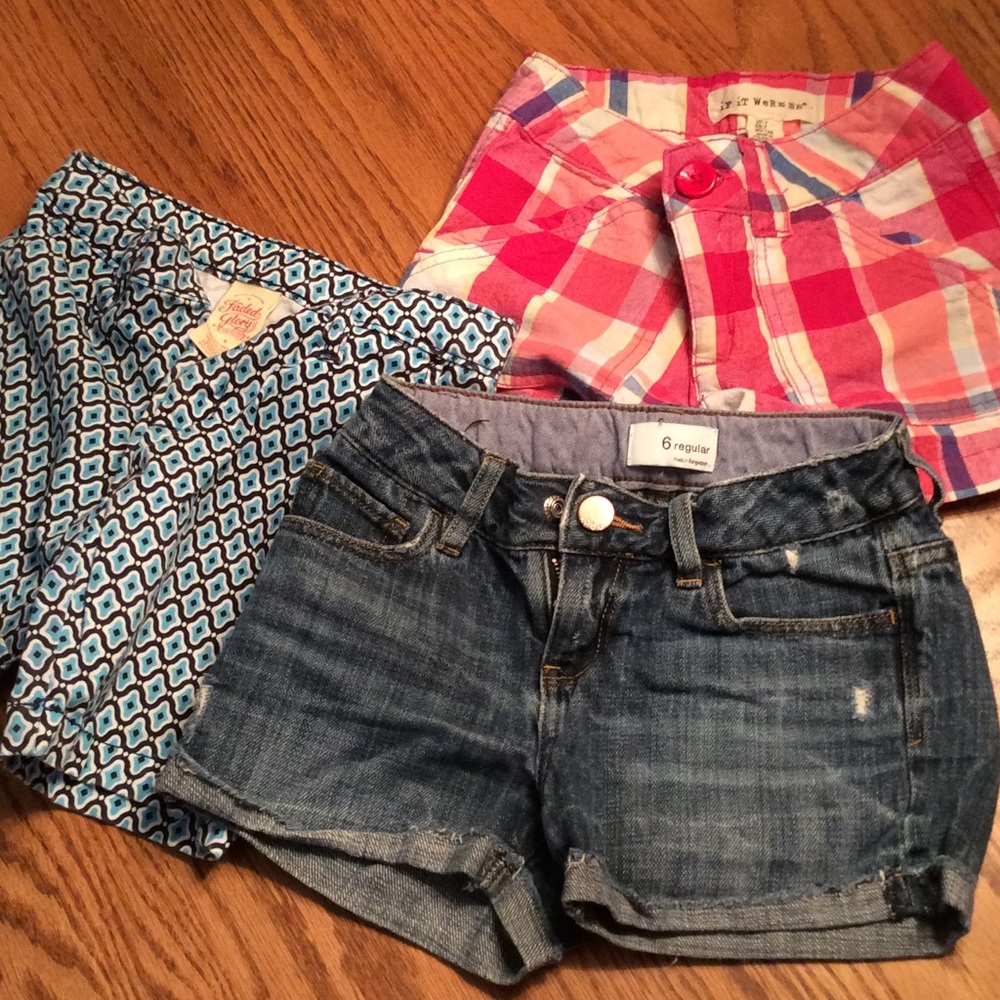 3 pairs of girl shorts