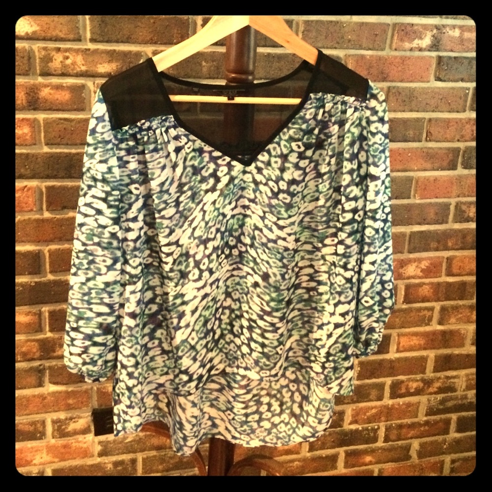 Guess Flowy Blouse With 3/4 Length Sleeves