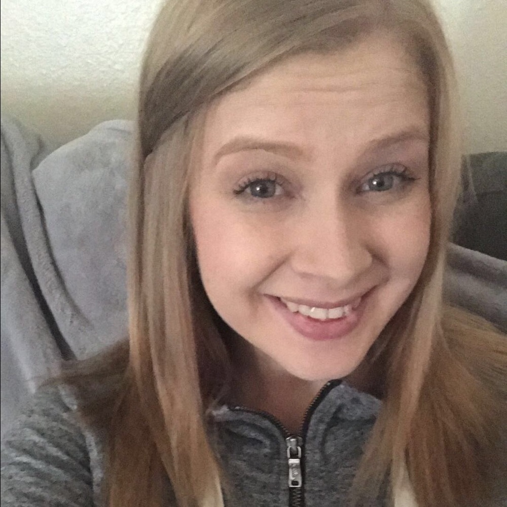 Meet your Posher, Alyssa