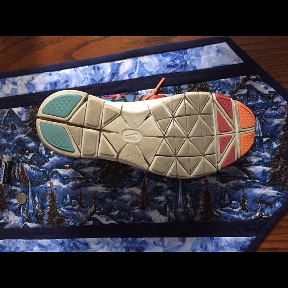 Nike free style running shoes. Good condition - Picture 3 of 4