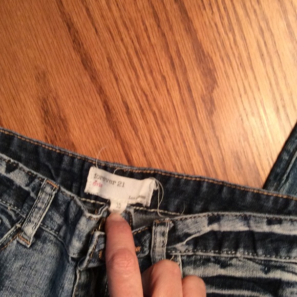 Abercrombie skirt & Forever 21 shorts size 10 - Picture 3 of 3