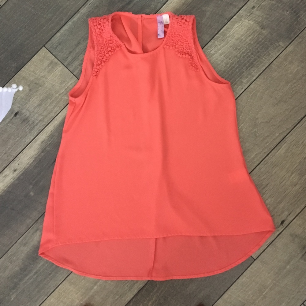 Pink tank