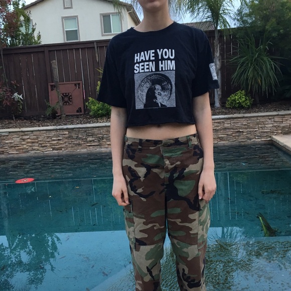 crop top - Picture 1 of 3