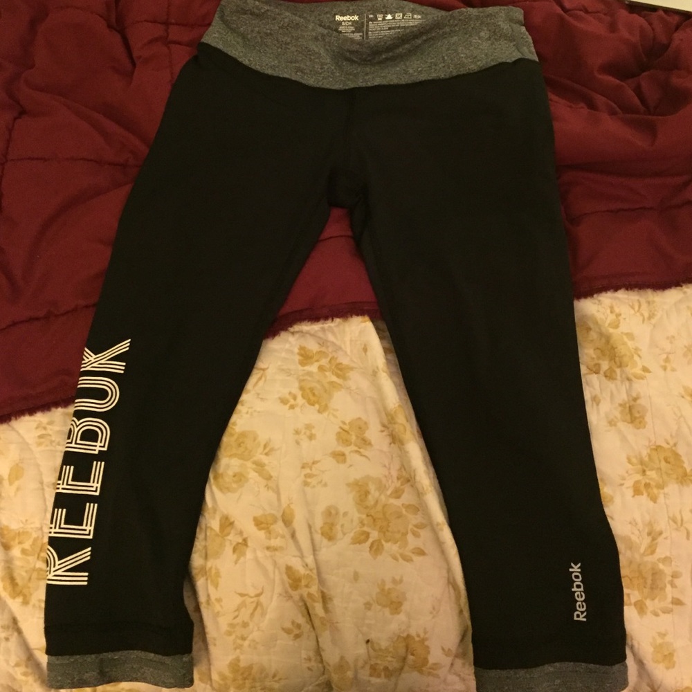 Black and grey Reebok Crop leggings