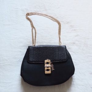 Saddle Flap Bag