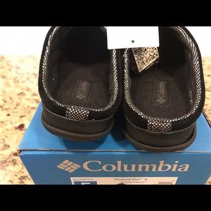 columbia packed out slippers
