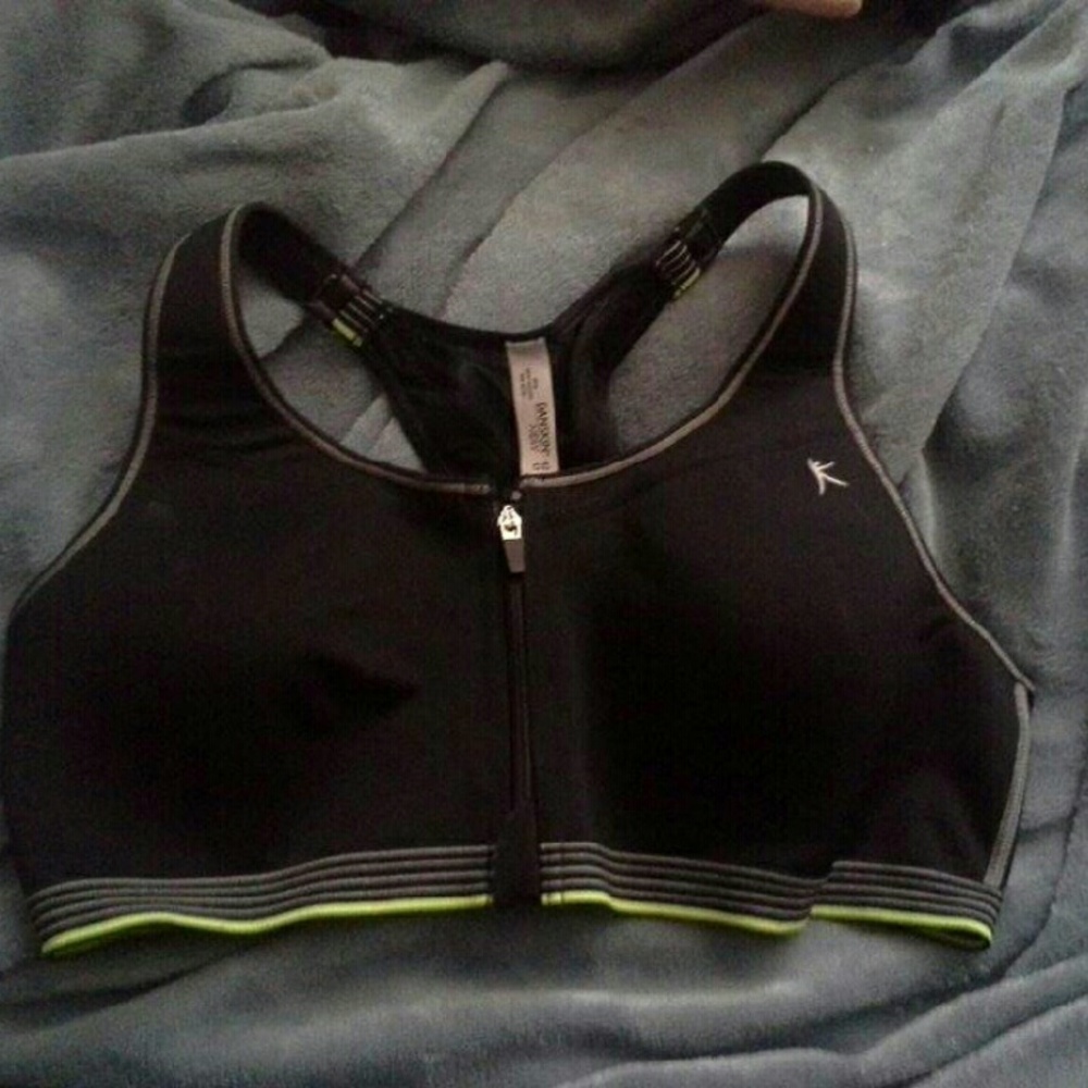 Danskin 42D Sports Bra