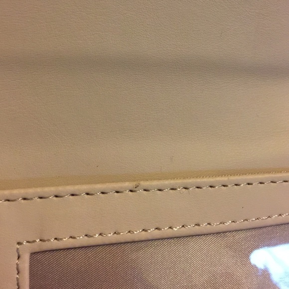 Guess wallet. Alligator print faux leather. - Picture 4 of 4