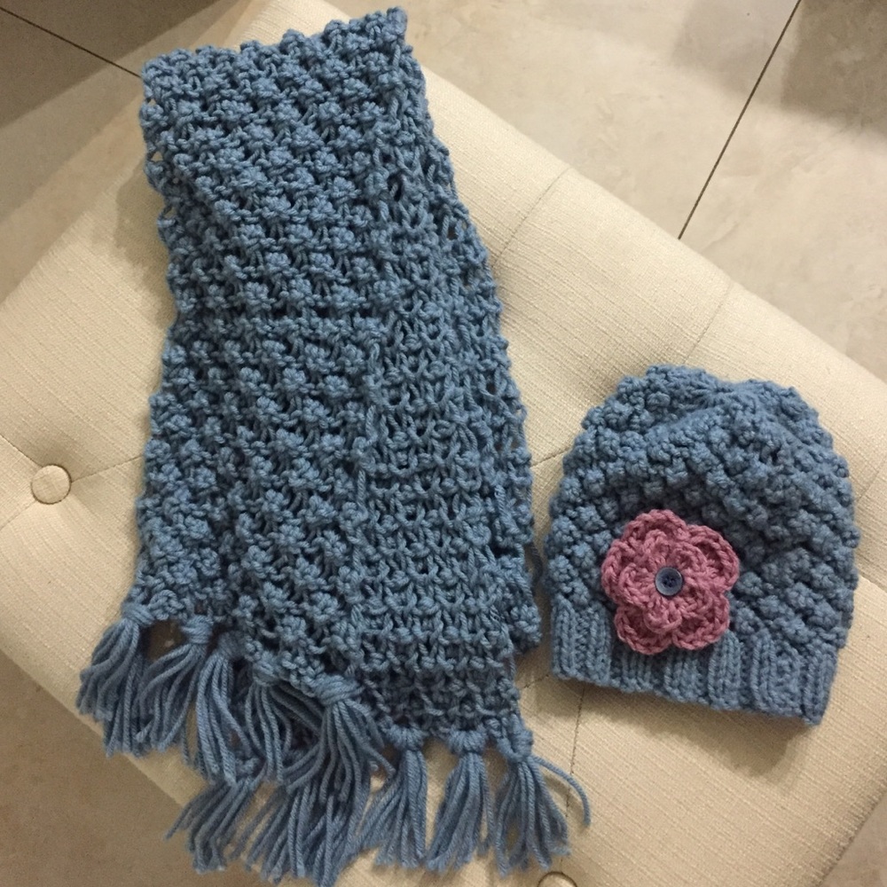 Cute hand knit cap and scarf
