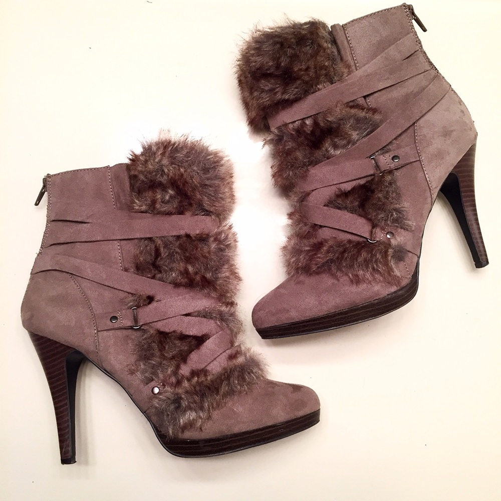 🚫SOLD🚫 [Elle] heeled fur boots with back zipper - Picture 4 of 4