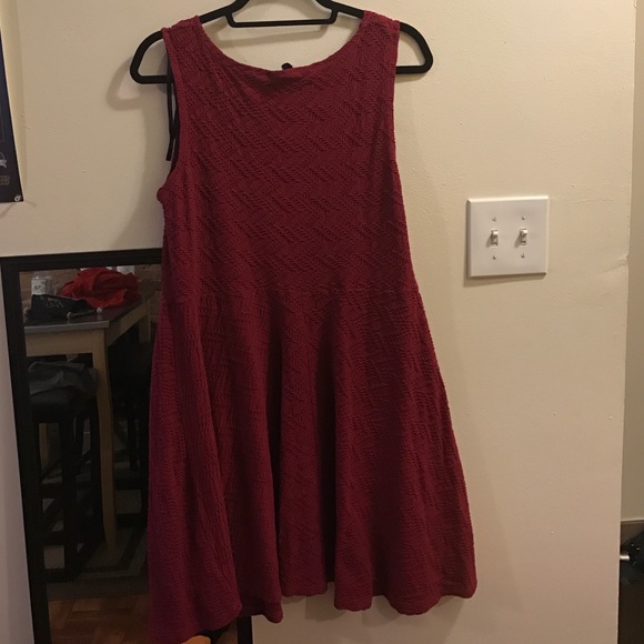 Dark red flare dress - Picture 2 of 2