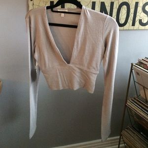 Wilfred Free long sleeve gray crop top