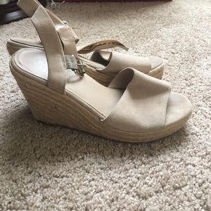 Cream wedges