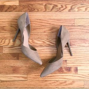 NEW! Camel colored pumps