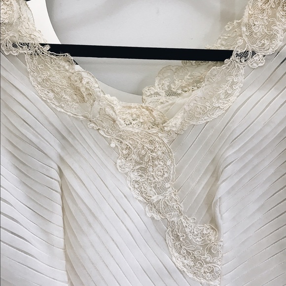 Vintage blouse handmade off white with lace - Picture 2 of 2