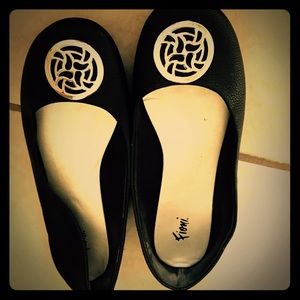 Fioni black flats with silver accents